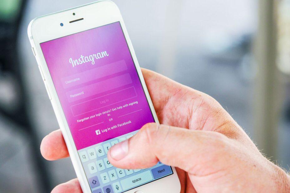 Illustration of Why Push Notification Approvals Are Replacing Typed Login Codes