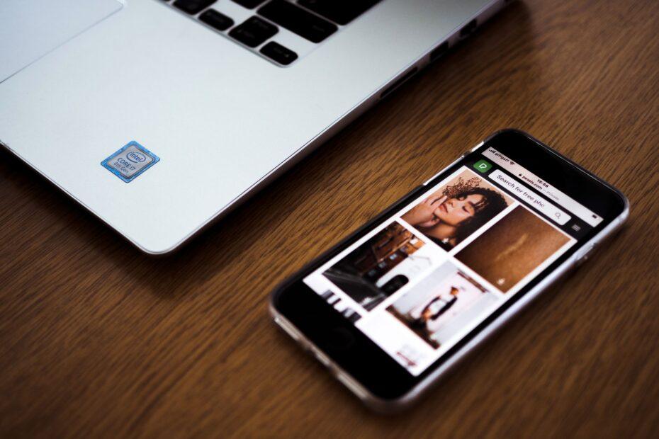 Illustration of Why Universal Search Features Are Starting to Span Phone and Desktop